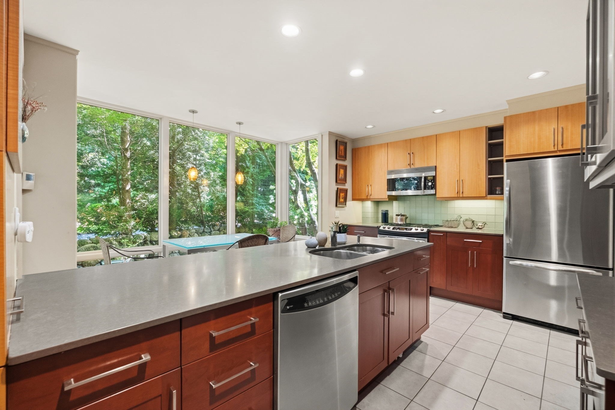 10 Hayes Avenue