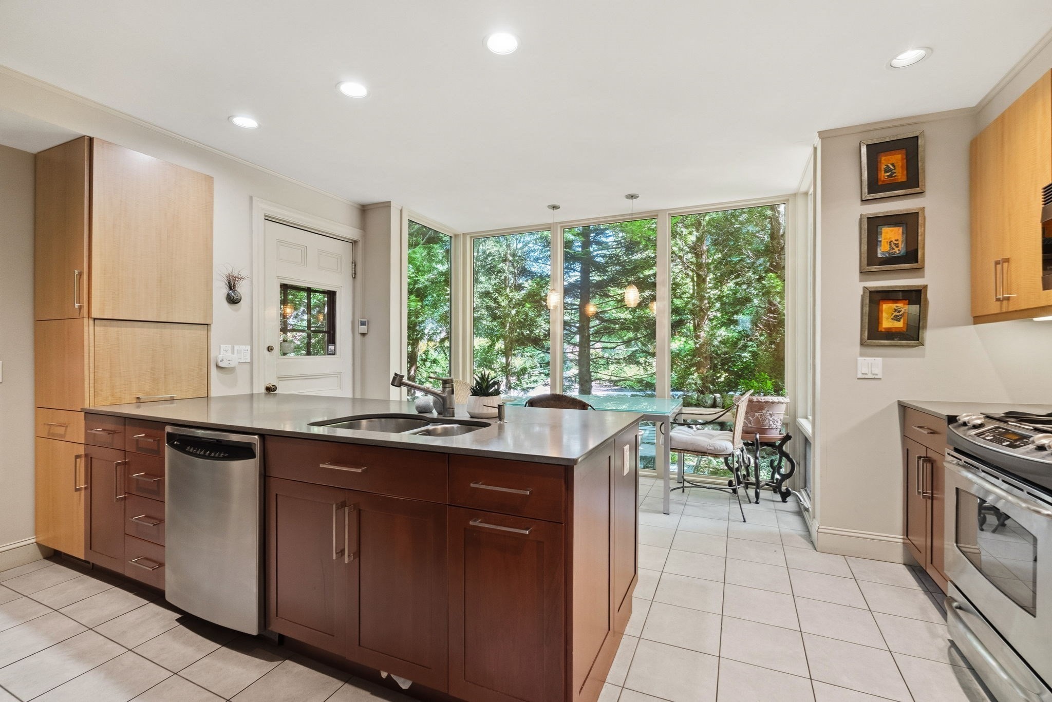 10 Hayes Avenue