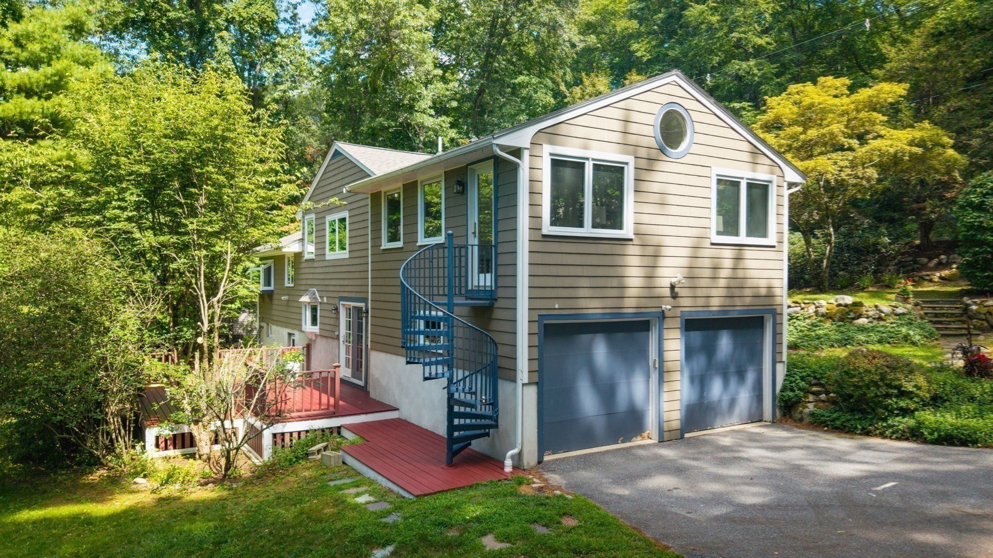 126 Lexington Road