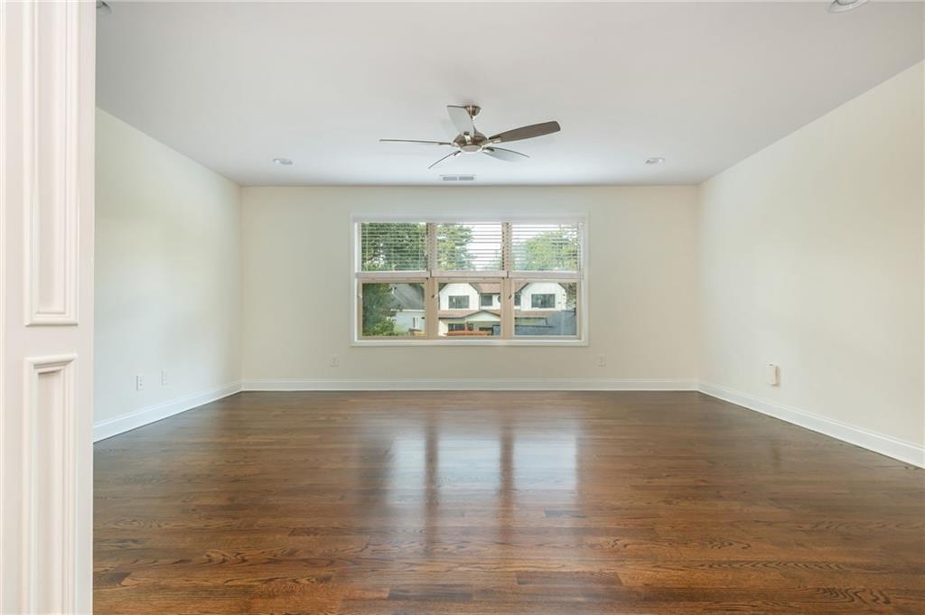 371 Hooper Street