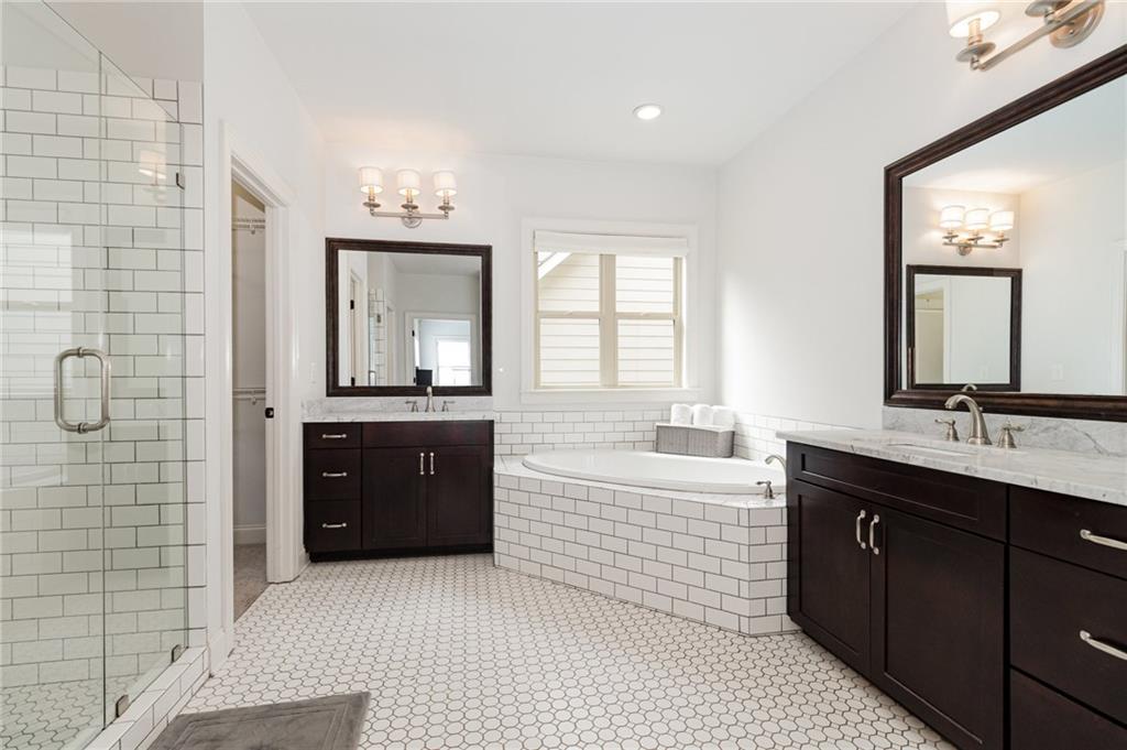 1065 Devine Circle NE