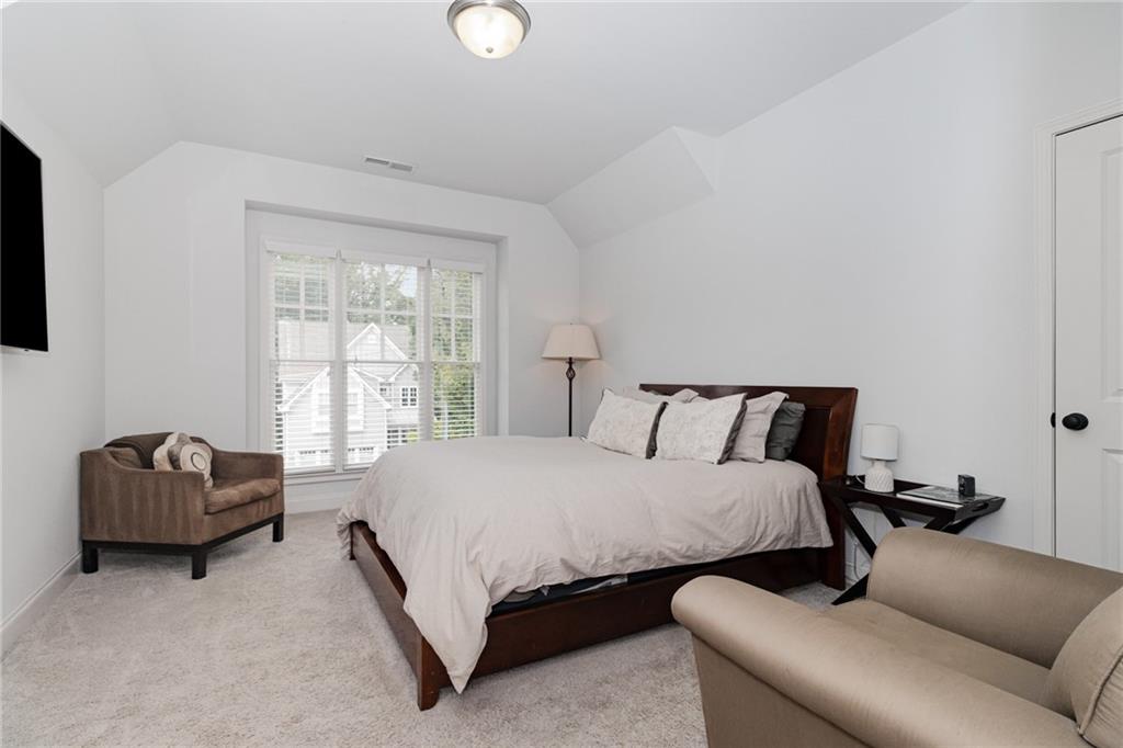 1065 Devine Circle NE