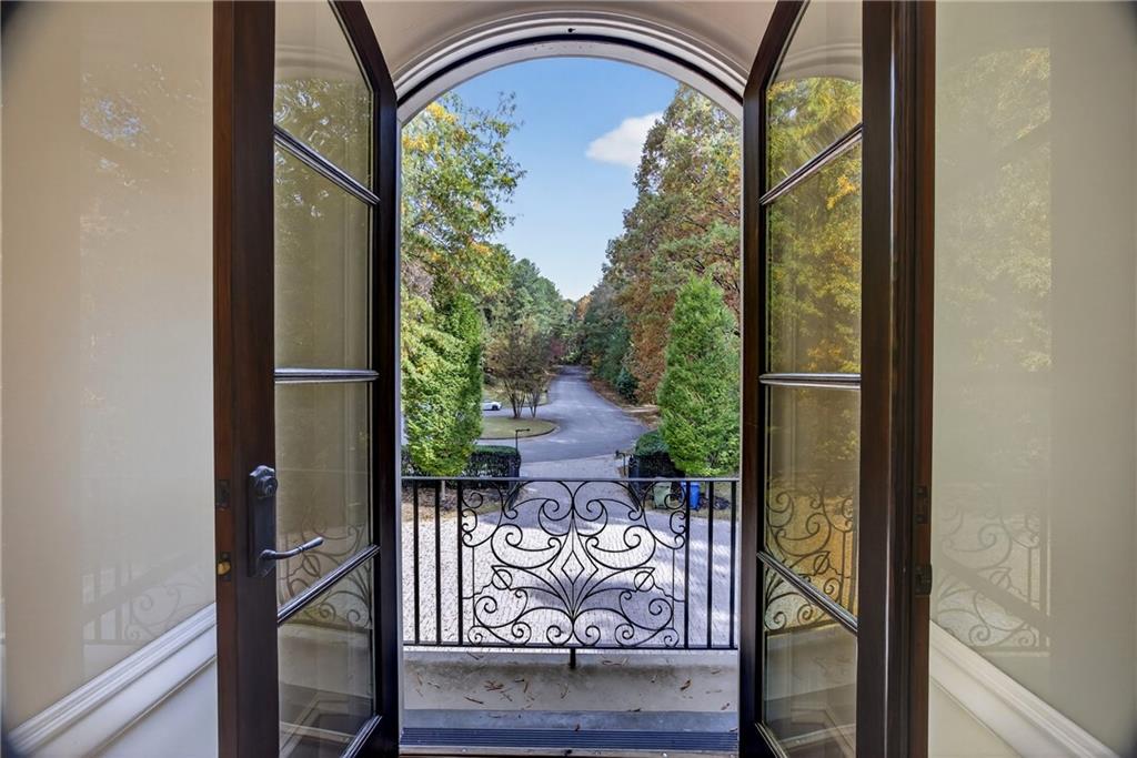 1250 Beechwood Hills Court NW