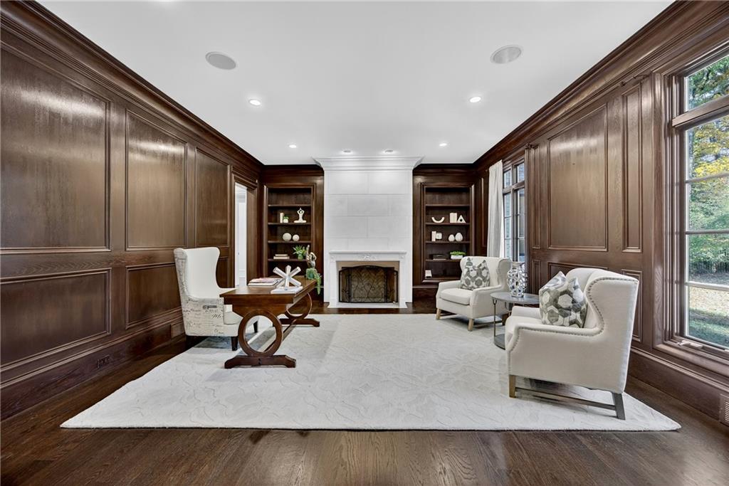 1250 Beechwood Hills Court NW