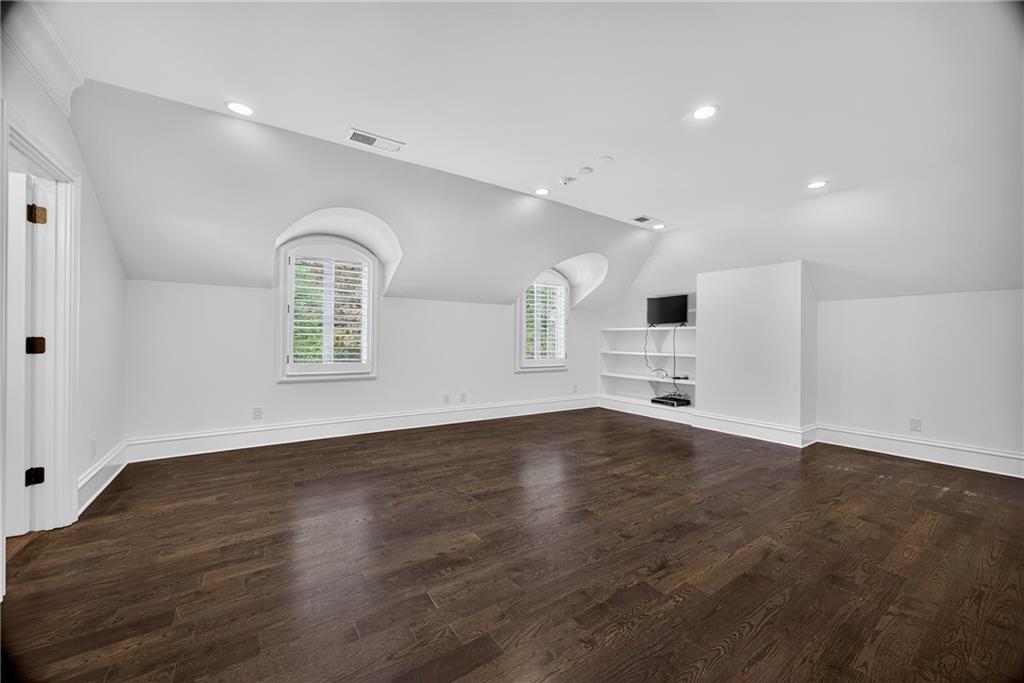 1250 Beechwood Hills Court NW