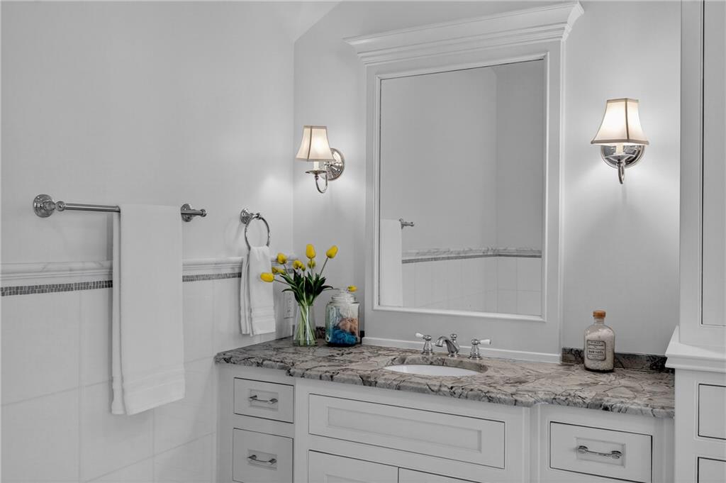 1250 Beechwood Hills Court NW