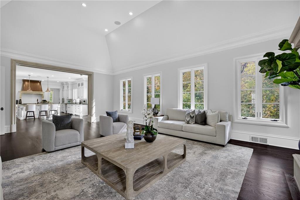 1250 Beechwood Hills Court NW