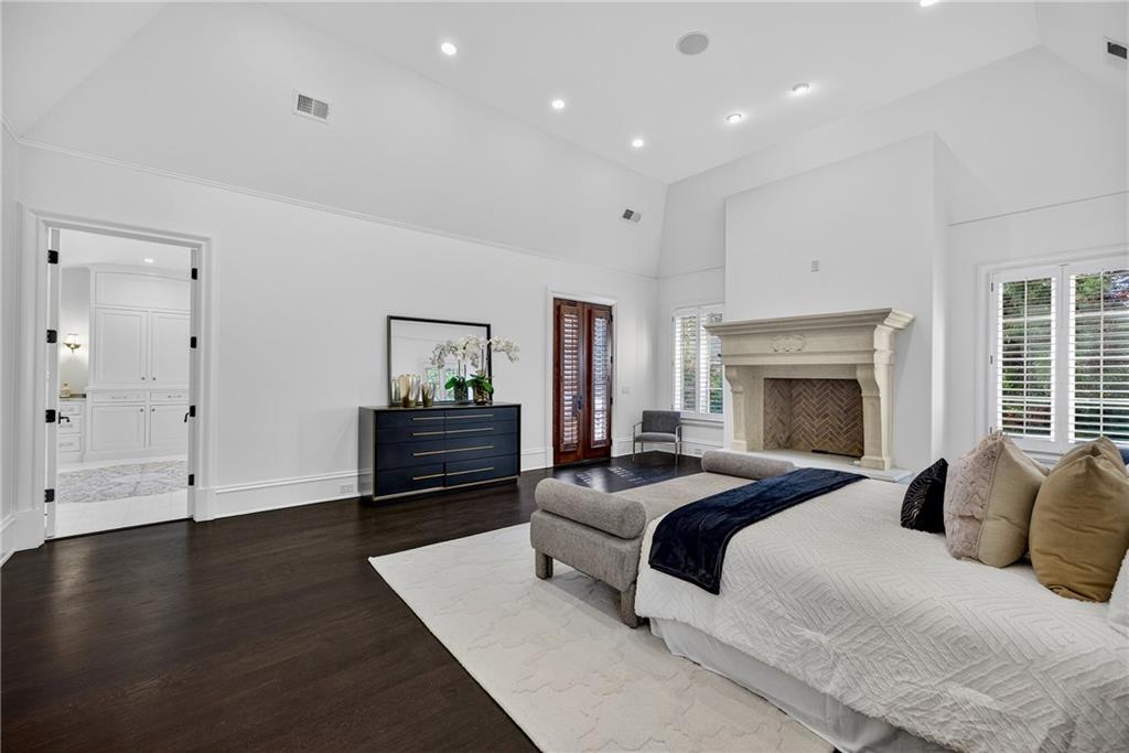 1250 Beechwood Hills Court NW