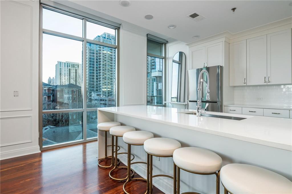 905 Juniper Street NE Unit 705