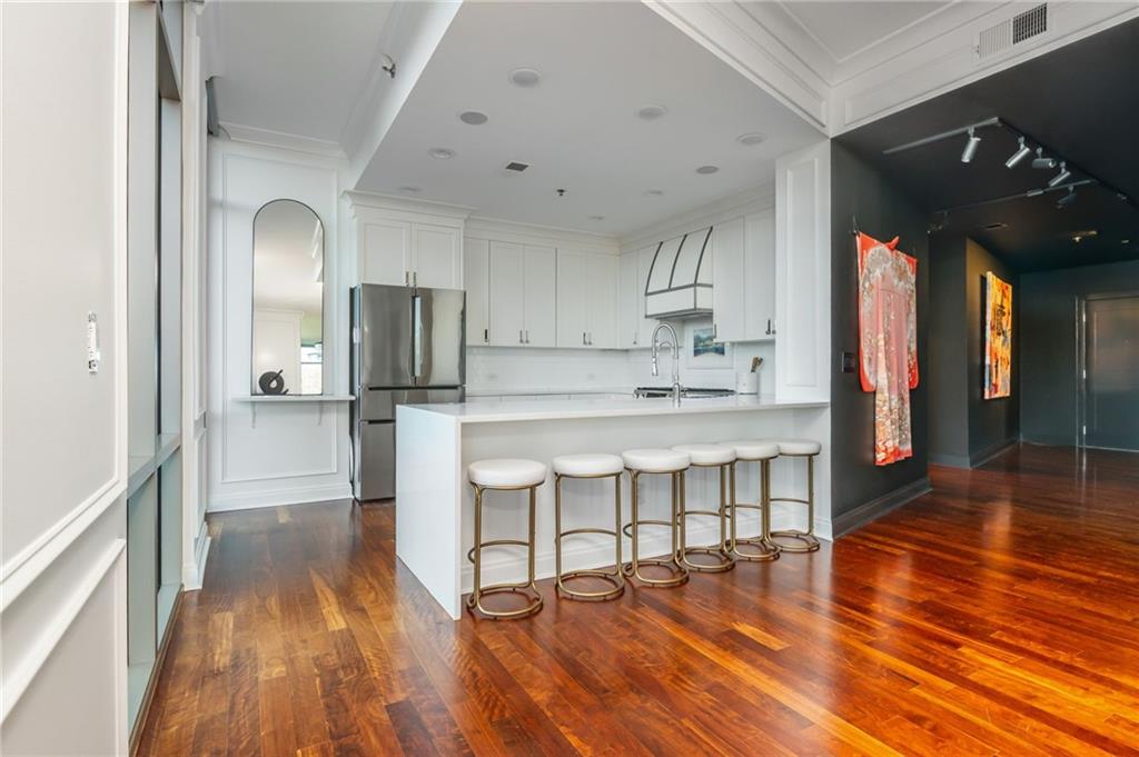 905 Juniper Street NE Unit 705