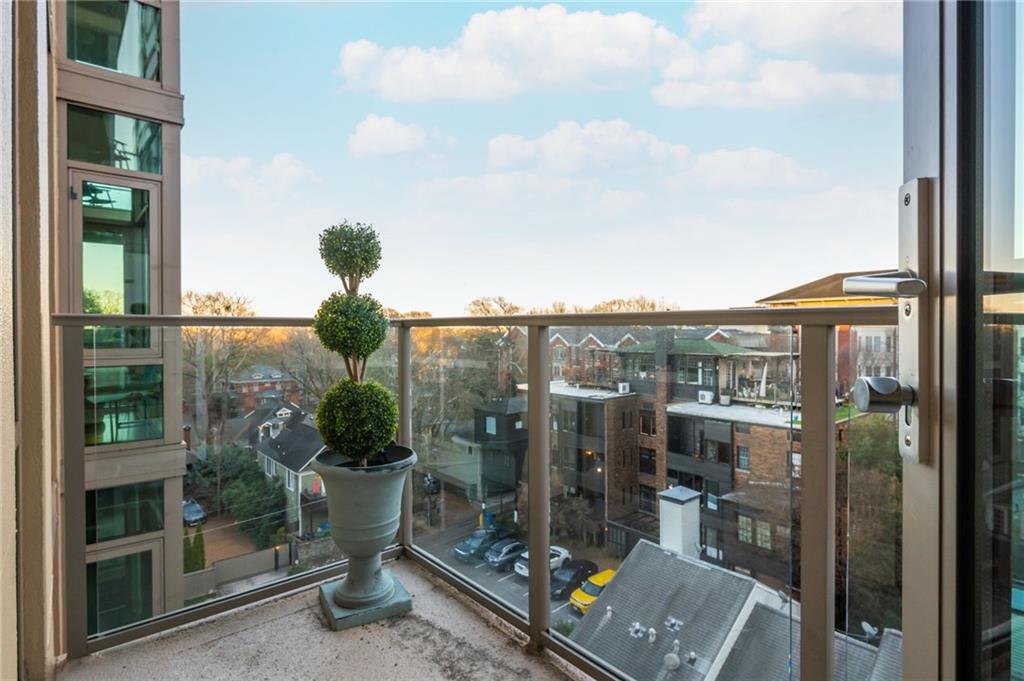 905 Juniper Street NE Unit 705