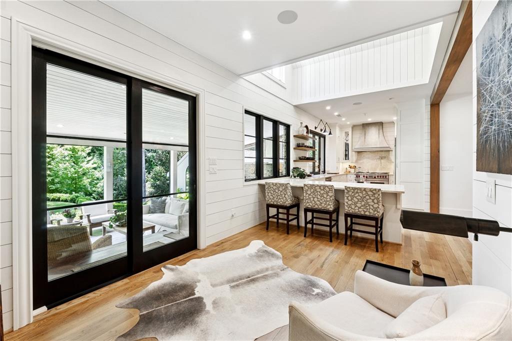 4279 E Brookhaven Drive NE