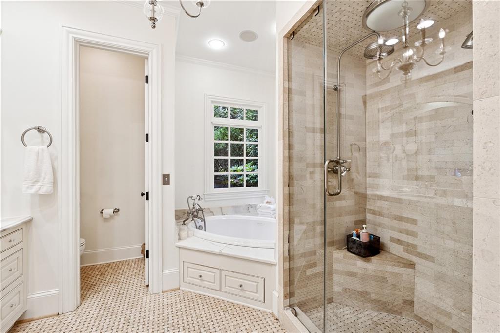 4279 E Brookhaven Drive NE