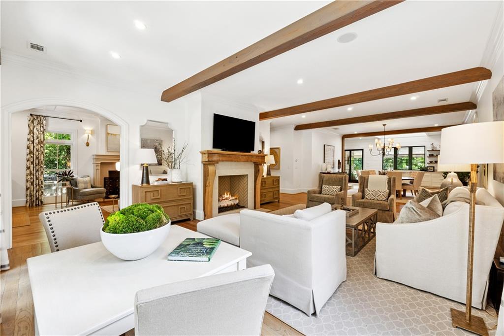 4279 E Brookhaven Drive NE