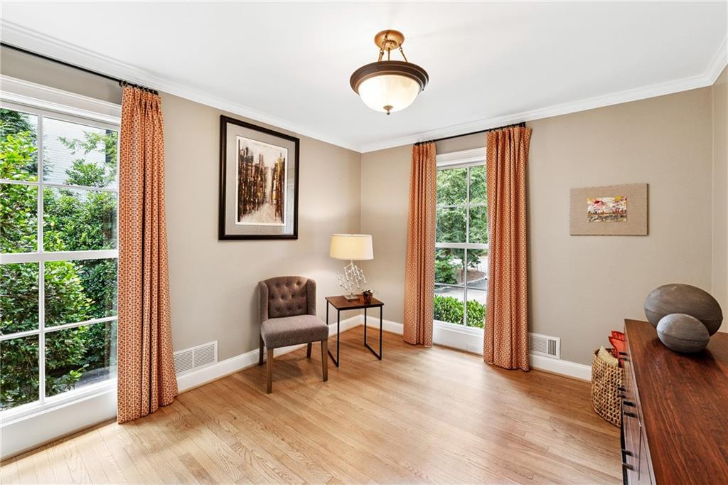 4279 E Brookhaven Drive NE