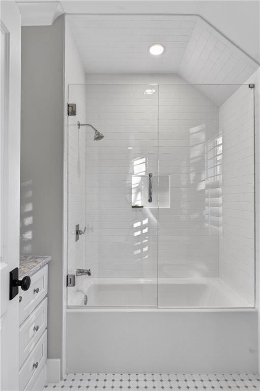 1646 Friar Tuck Road NE