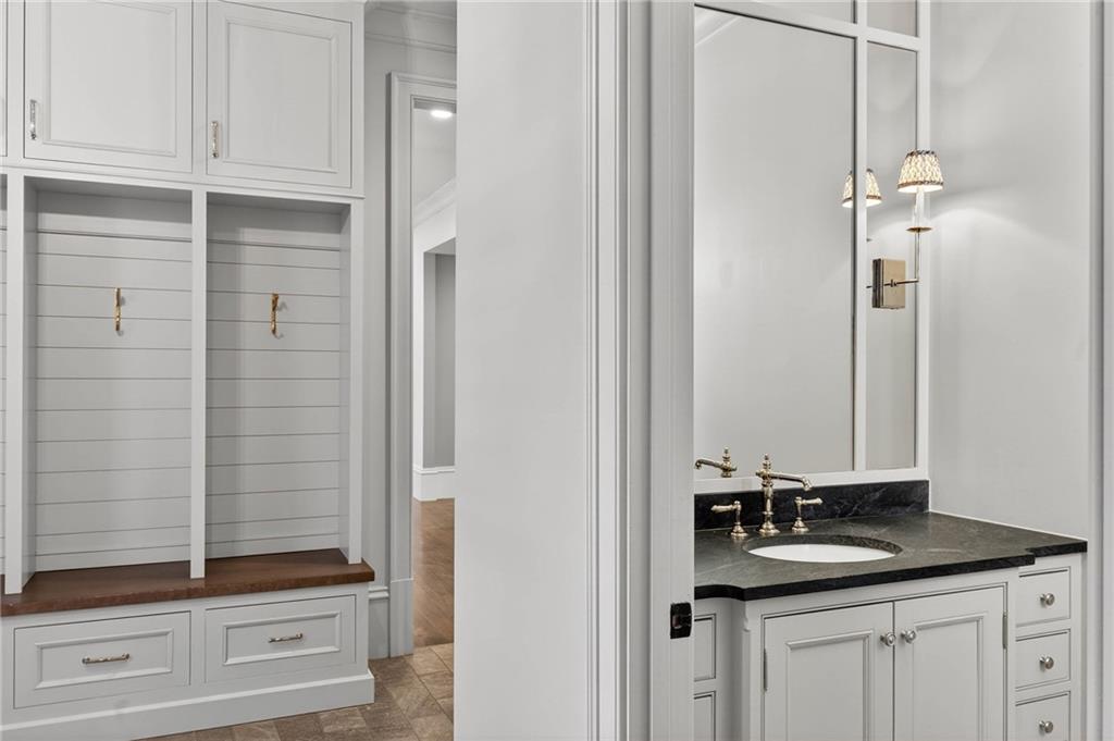 1646 Friar Tuck Road NE