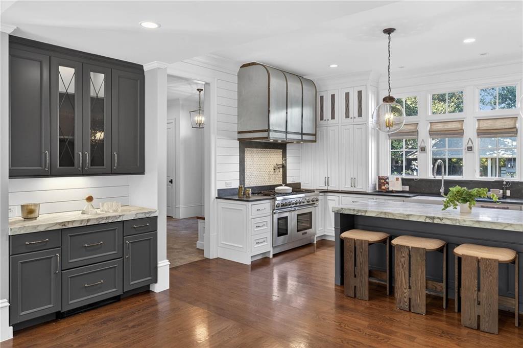 1646 Friar Tuck Road NE