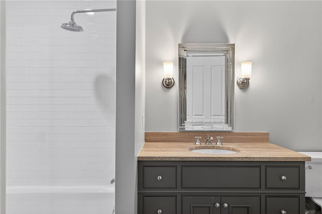 1646 Friar Tuck Road NE