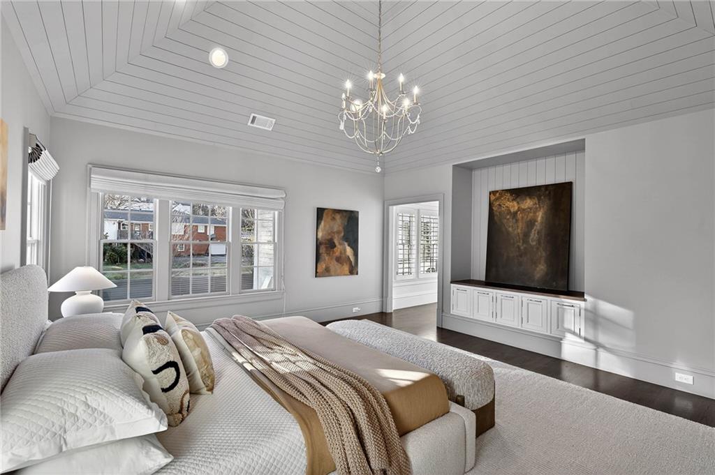 1646 Friar Tuck Road NE