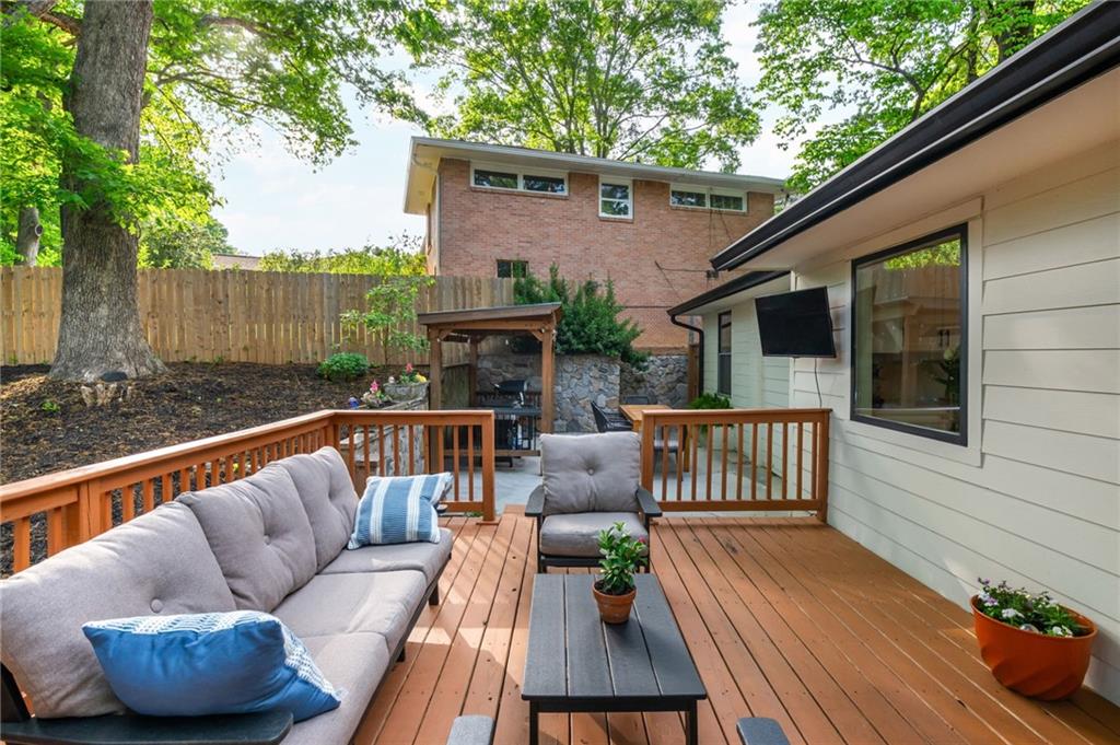 1461 Lively Ridge Road NE