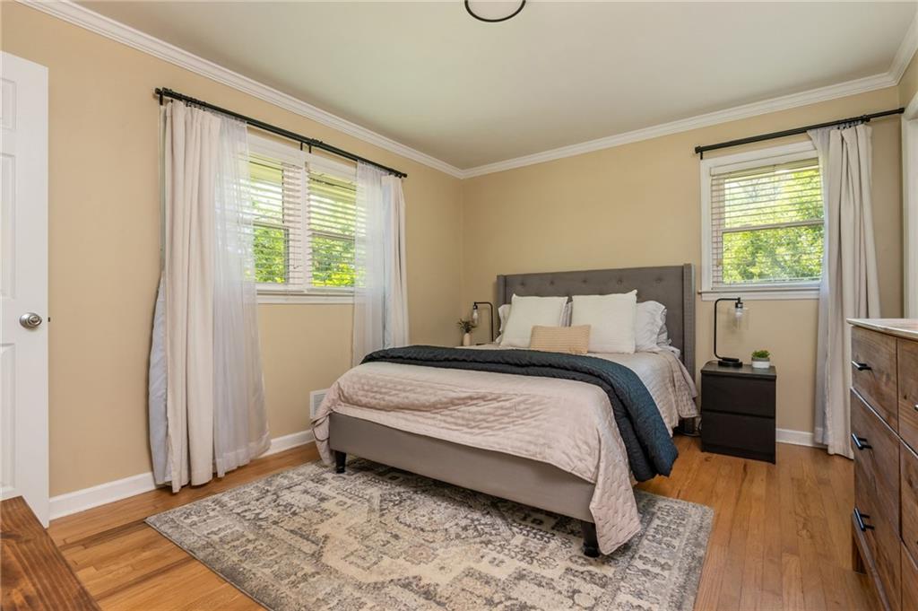 3136 Meadowood Lane