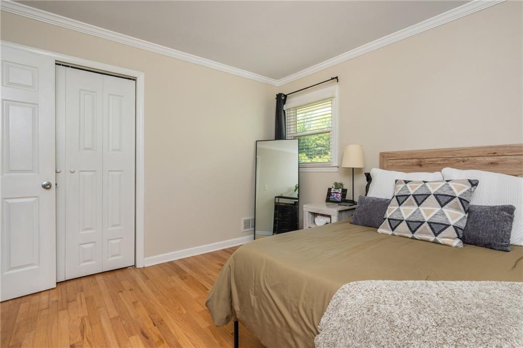 3136 Meadowood Lane