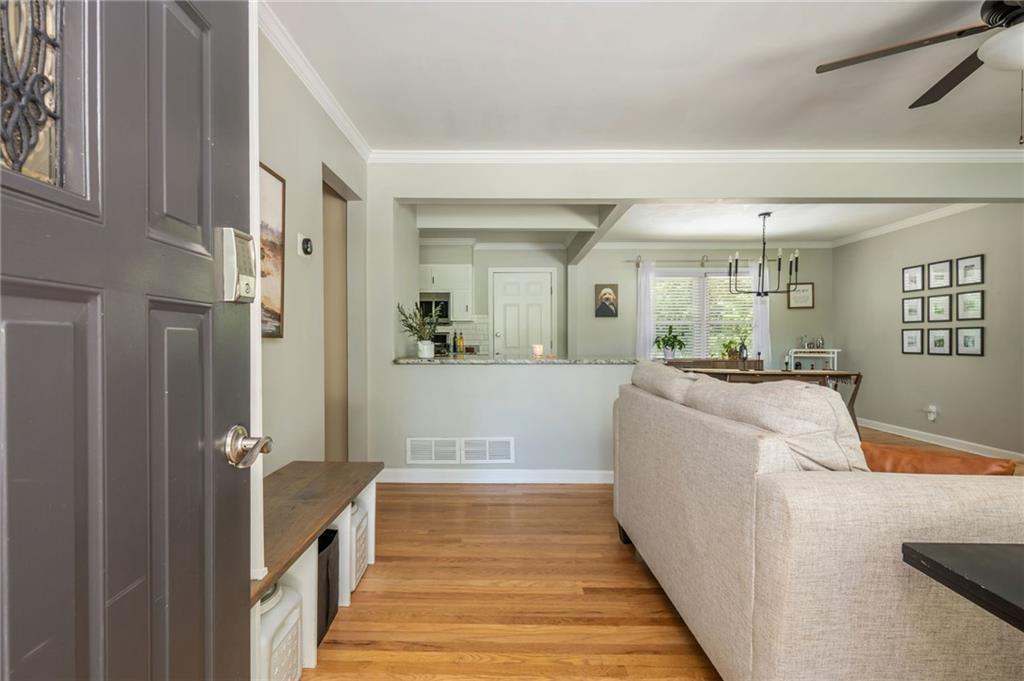 3136 Meadowood Lane