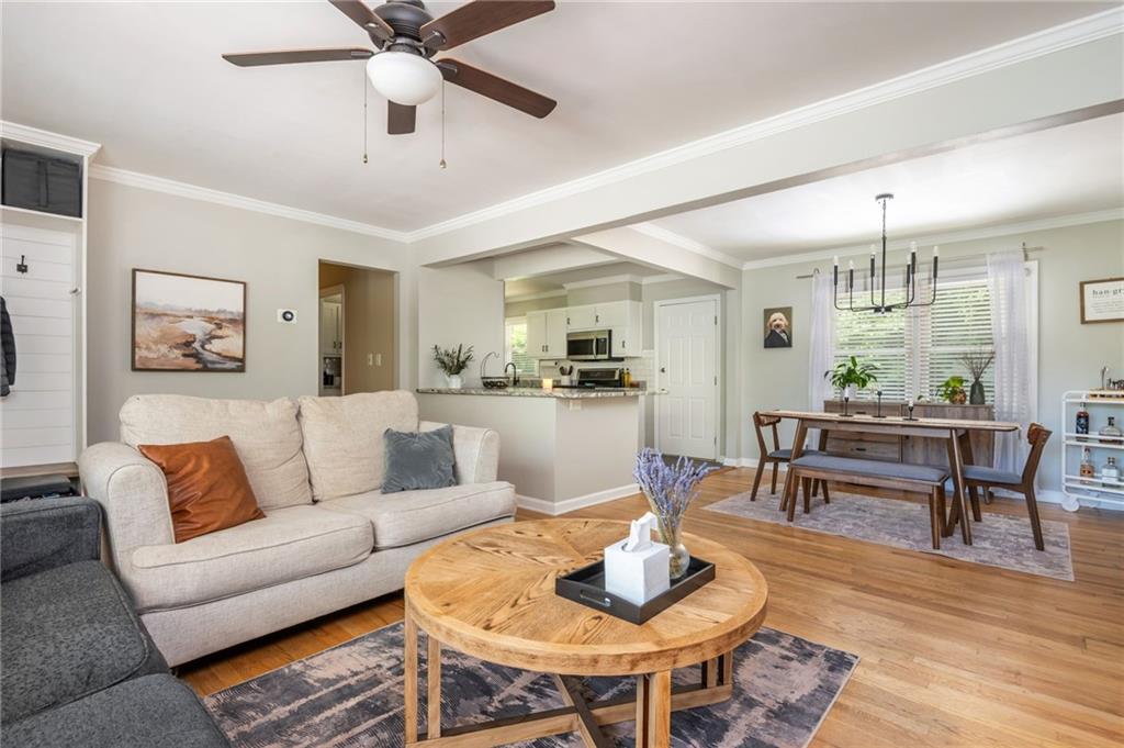 3136 Meadowood Lane