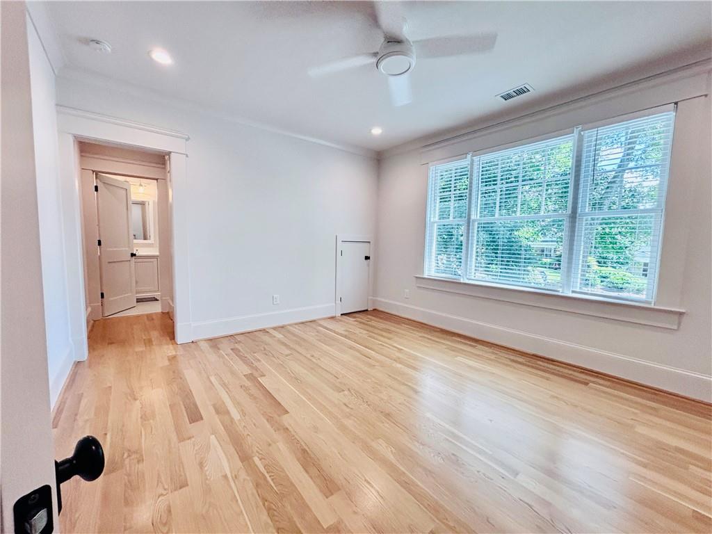 4 East Drive NE