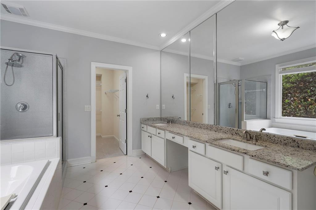925 York Cove