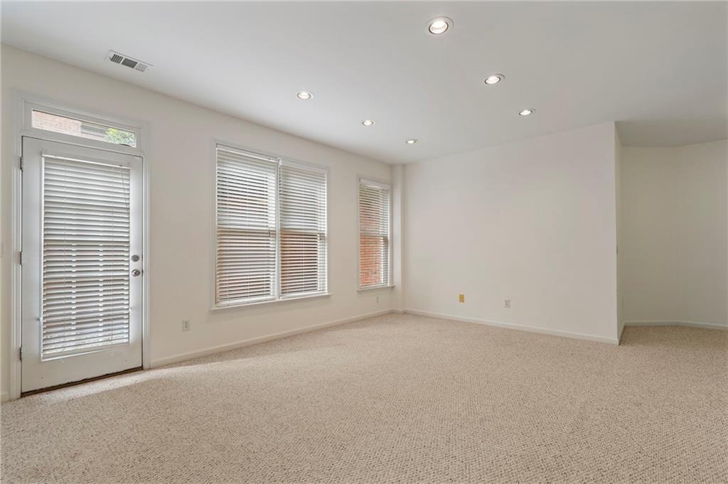 925 York Cove