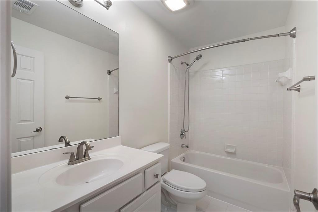 925 York Cove