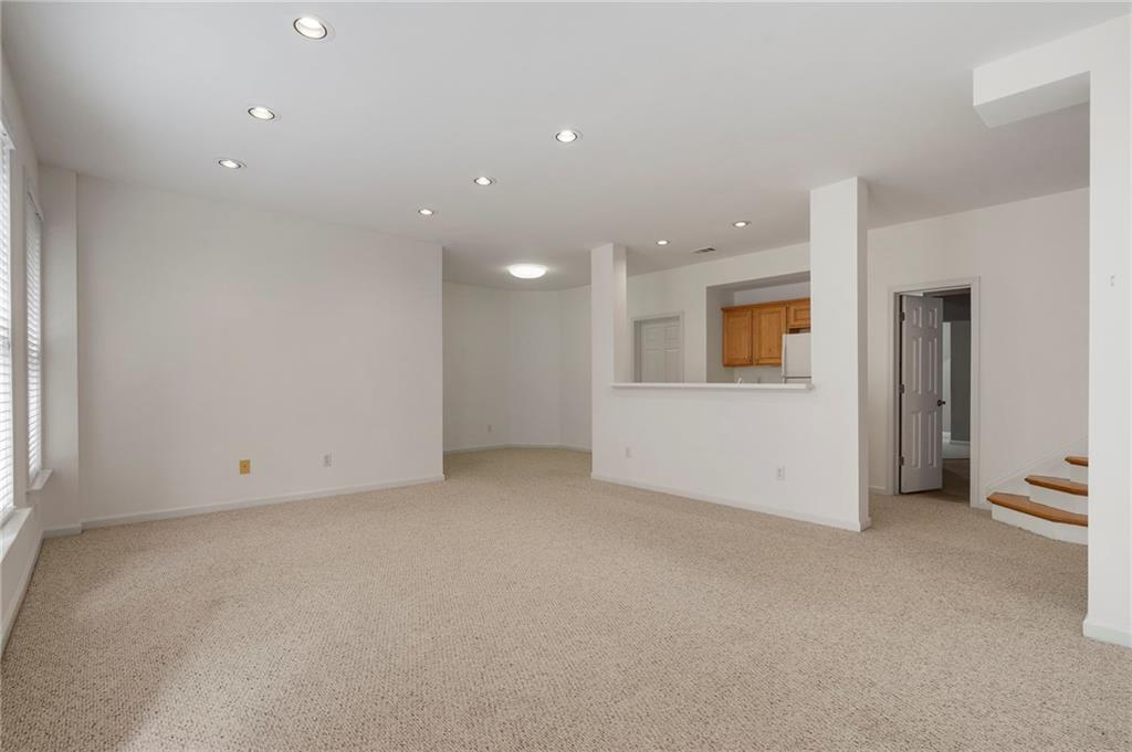 925 York Cove