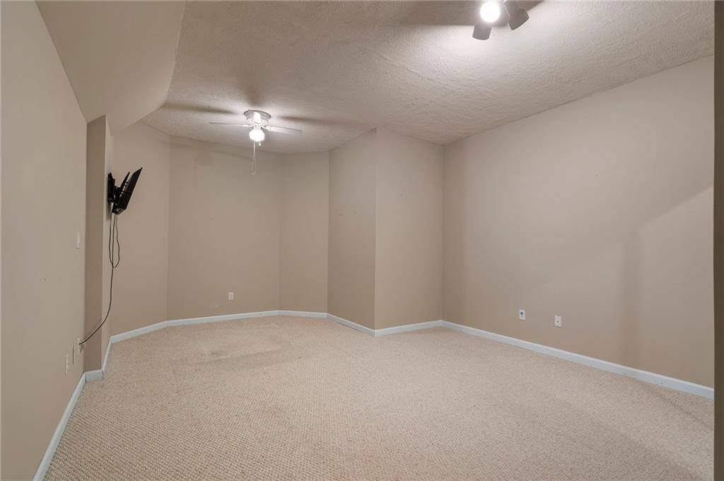 925 York Cove