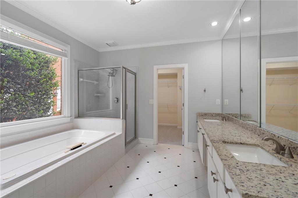 925 York Cove