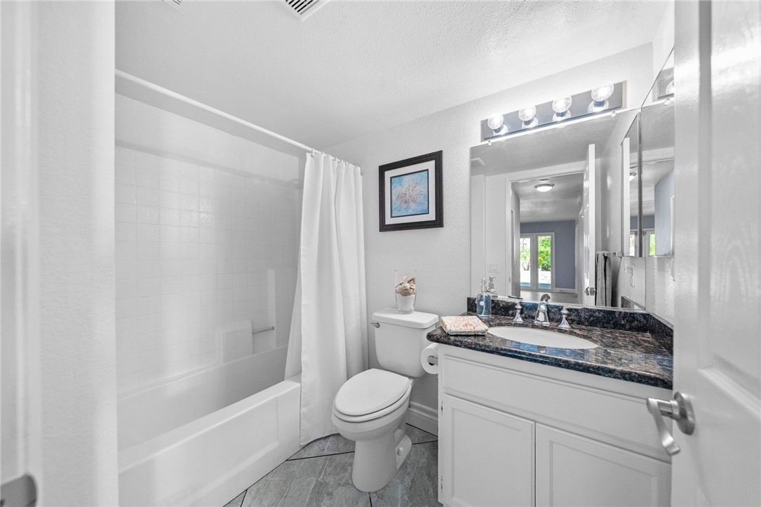 1043 Smoketree Drive