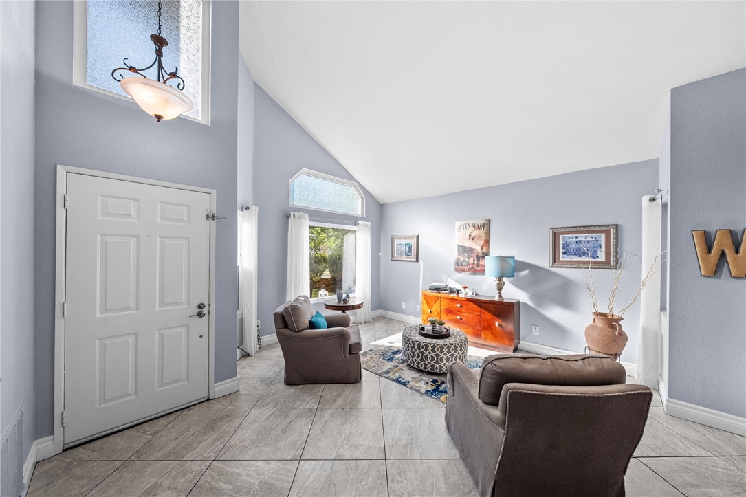 1043 Smoketree Drive