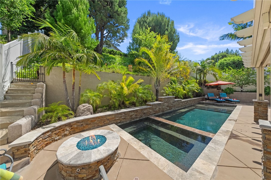 1043 Smoketree Drive