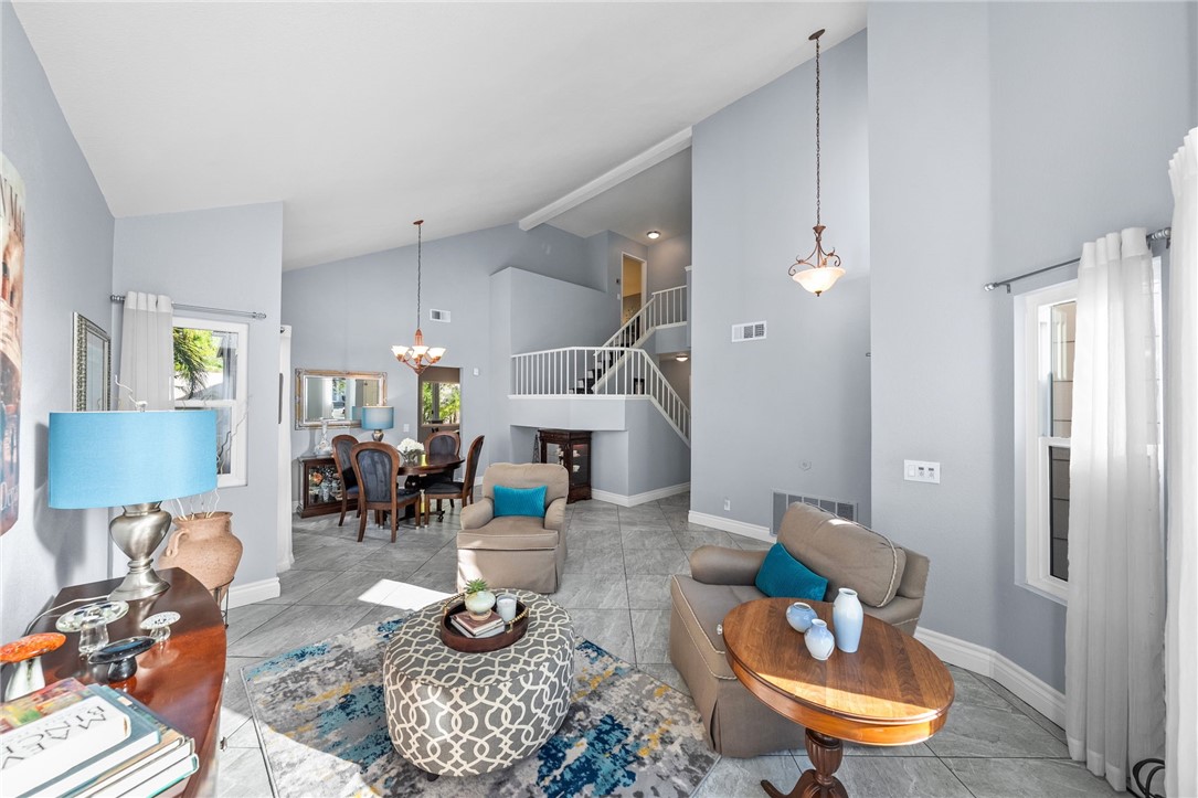 1043 Smoketree Drive