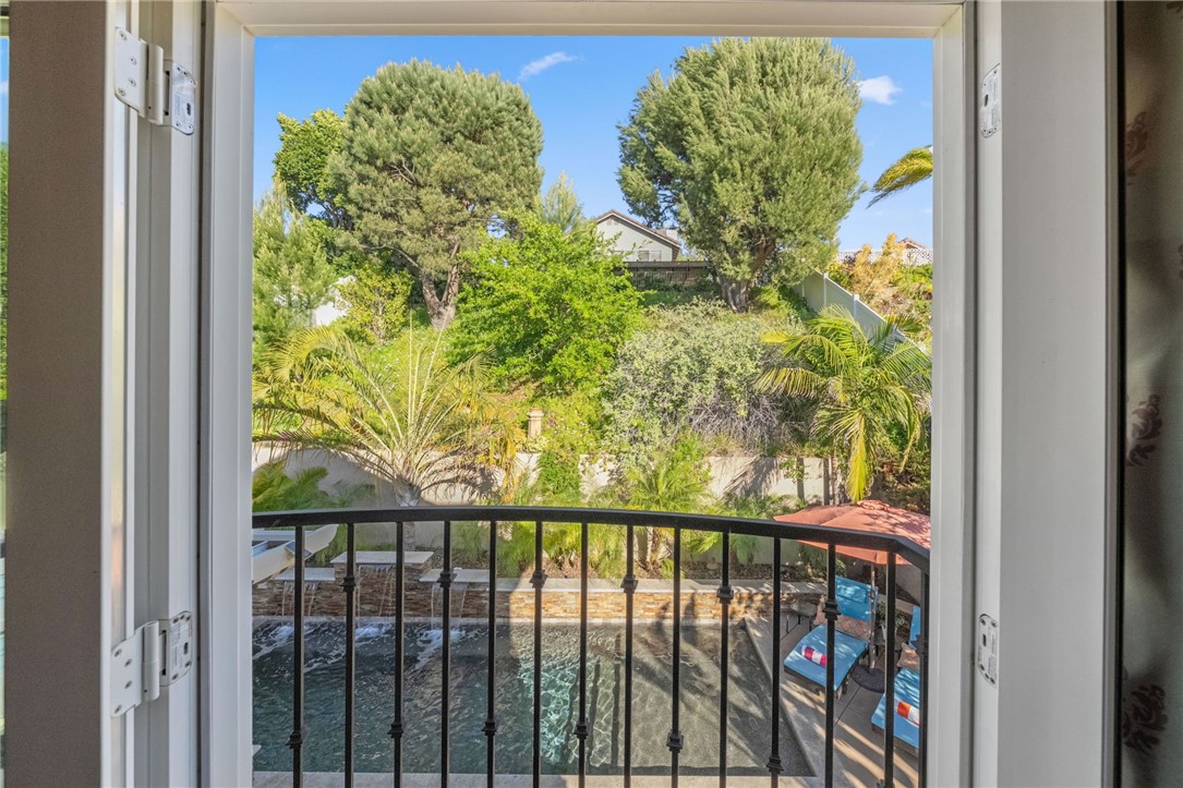 1043 Smoketree Drive