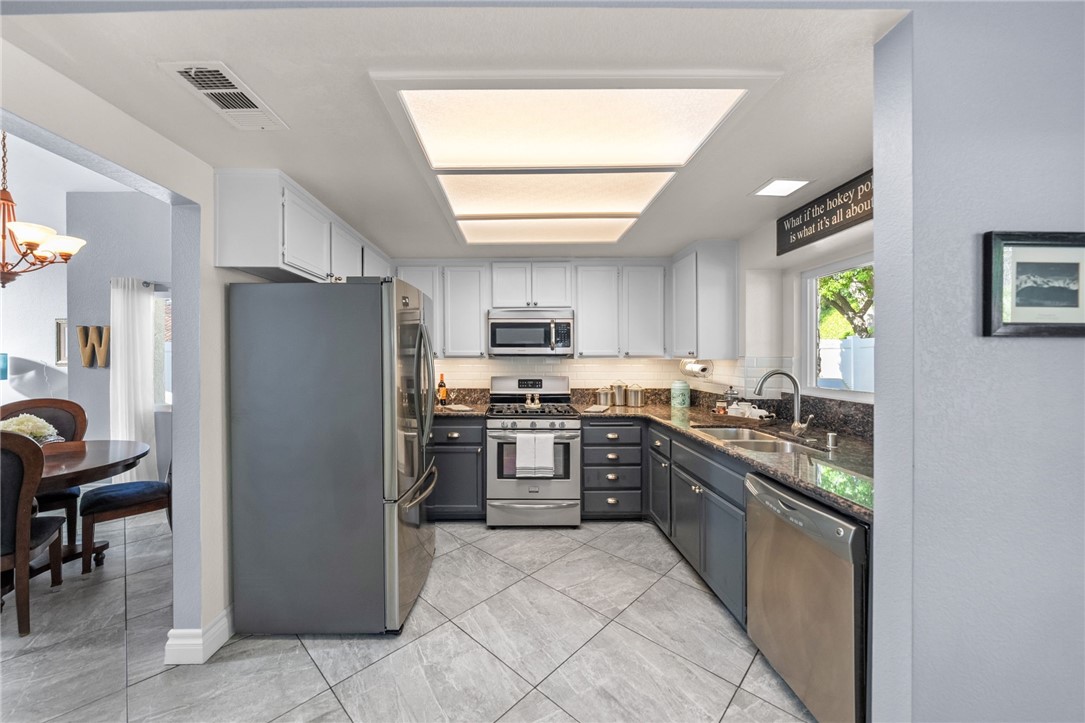 1043 Smoketree Drive