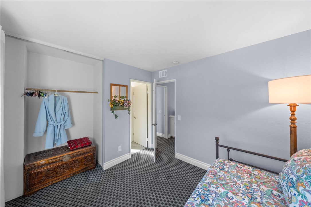 1043 Smoketree Drive