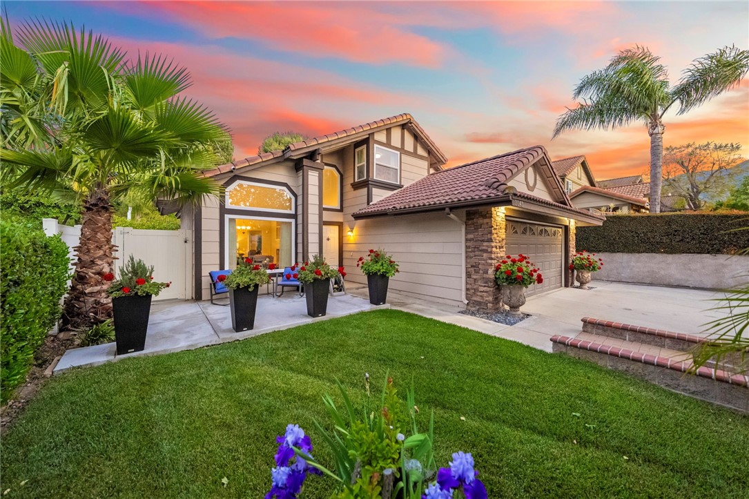 1043 Smoketree Drive