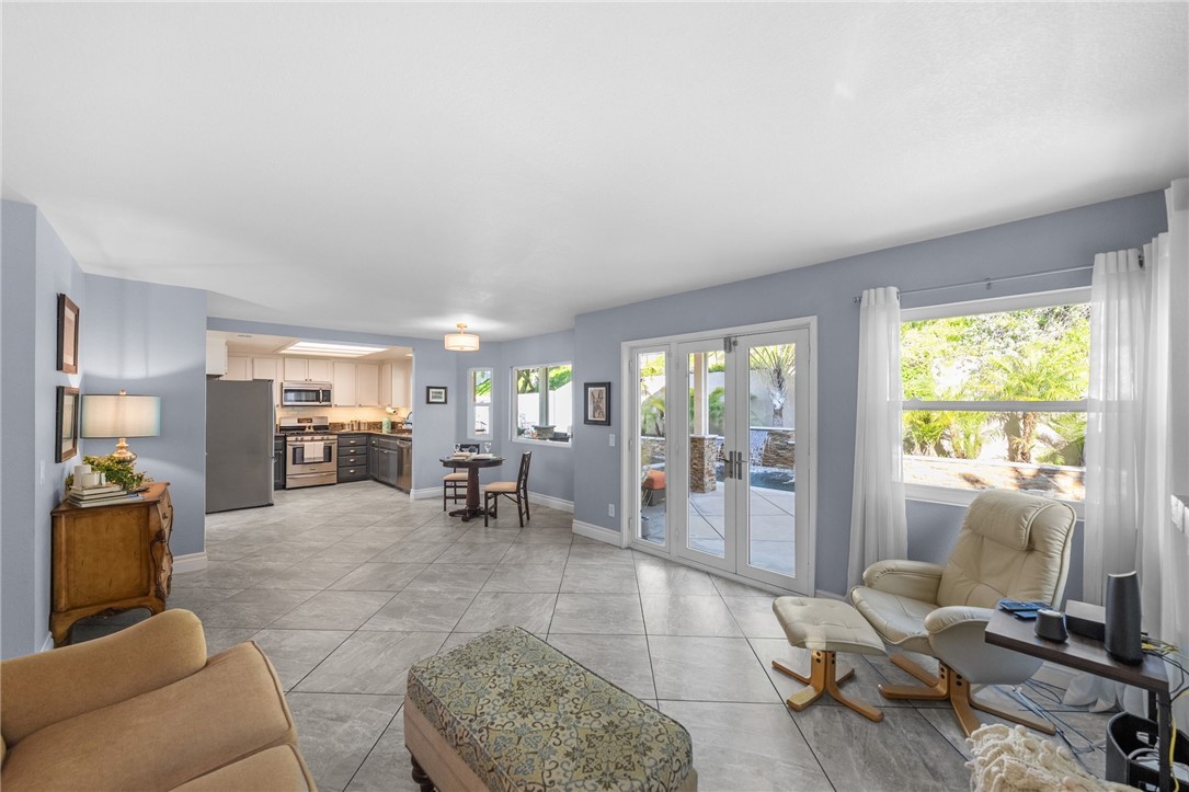 1043 Smoketree Drive