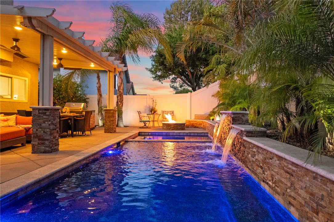 1043 Smoketree Drive