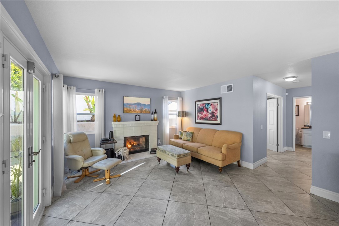 1043 Smoketree Drive