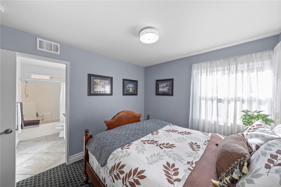 1043 Smoketree Drive