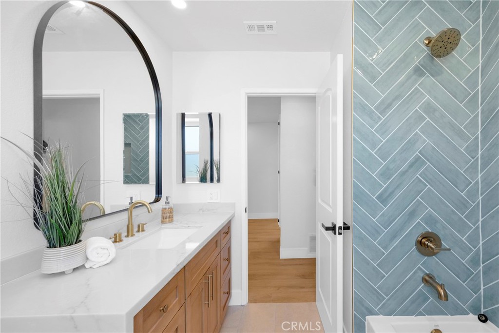 8478 E Frostwood Street