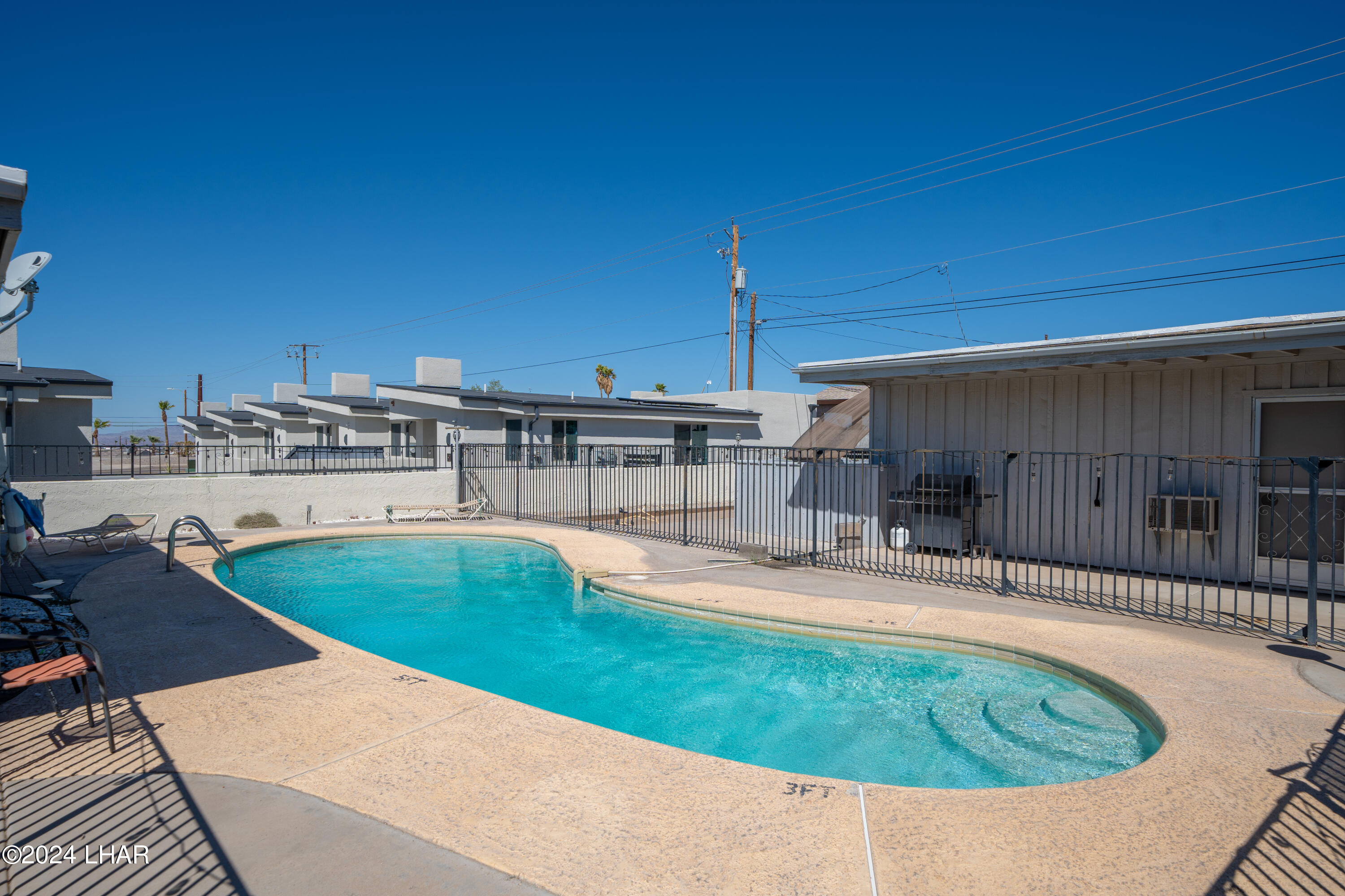 1237 Sunny Ridge Dr